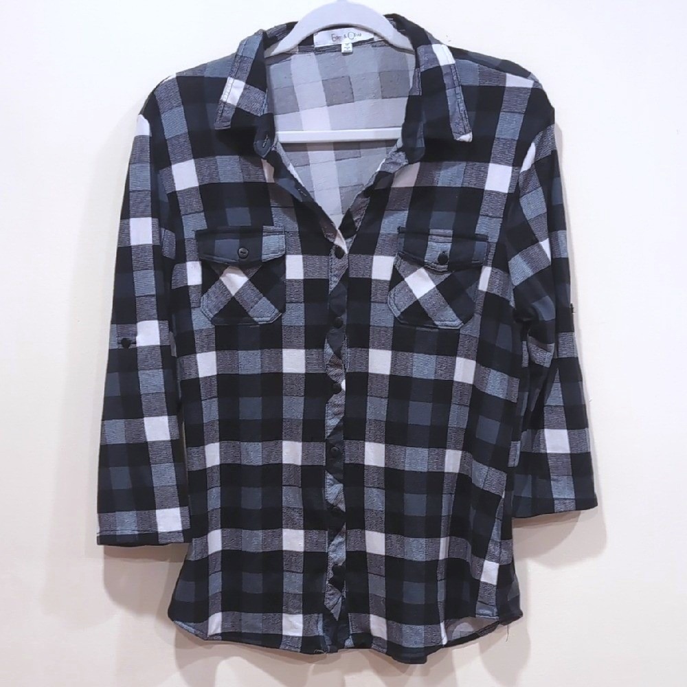 Eden & Olivia Buffalo Plaid Knit Top Gray Black White Button Down Women's Medium